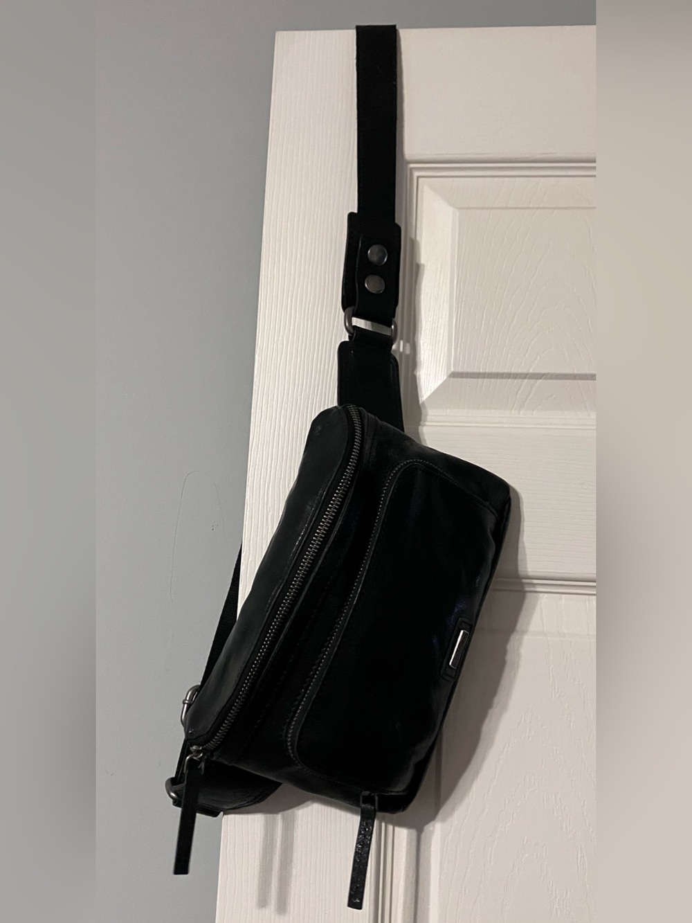 SPIKES & SPARROW LEATHER HIP BAG - OREGON - BLACK - Picture 4 of 15